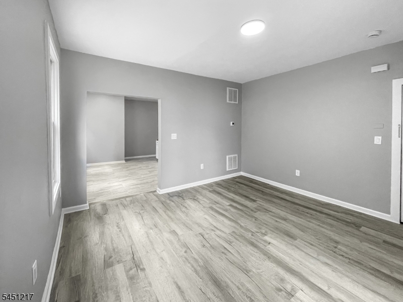 7 Patten Pl Property Photo 8