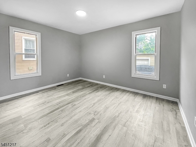 7 Patten Pl Property Photo 13