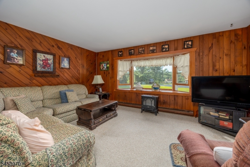 3 Sawmill Rd Property Photo 5