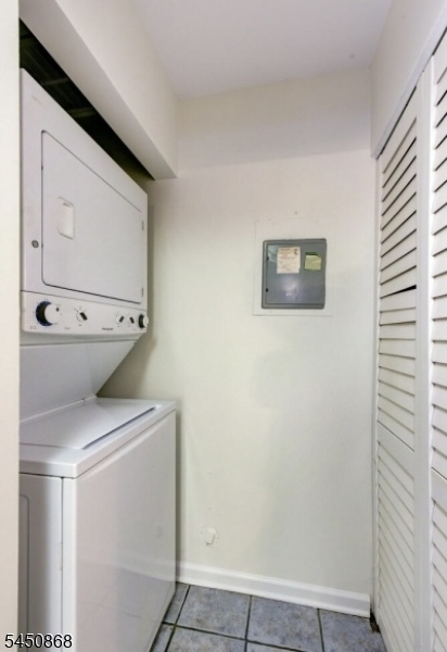 111 Almond Dr 111 Property Photo 10