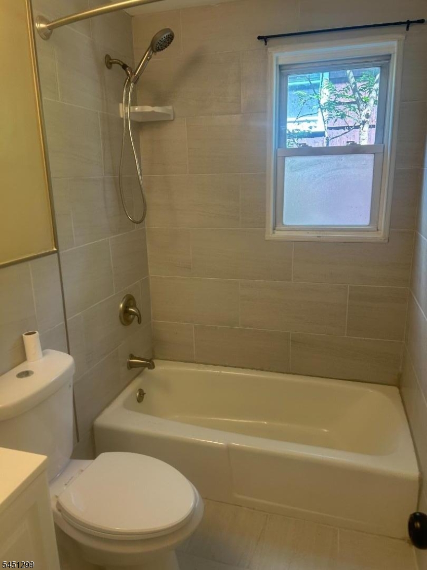 105 Crawford St Property Photo 6