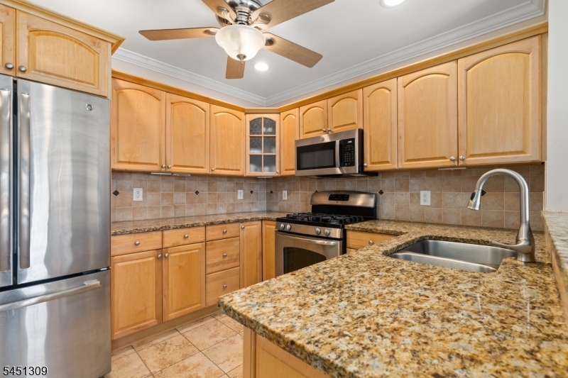 43 Manchester Ct Property Photo 5