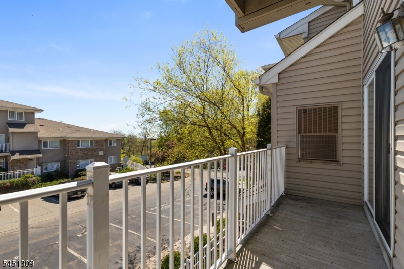 43 Manchester Ct Property Photo 9