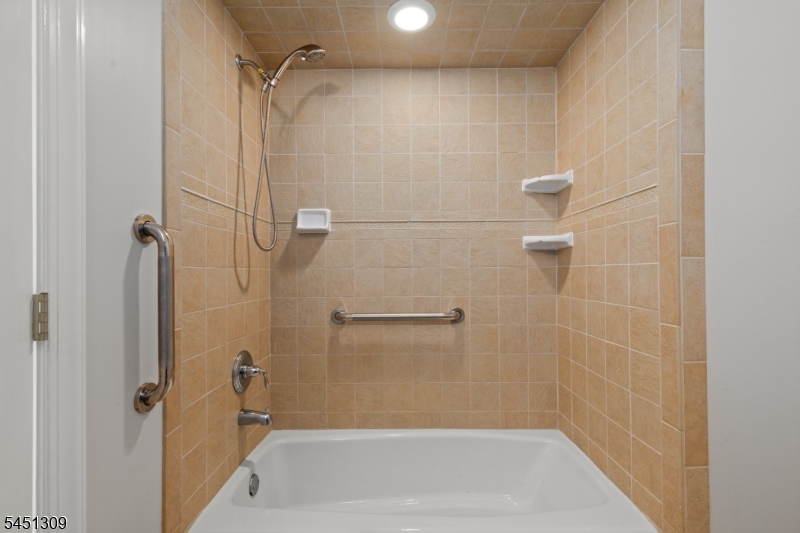 43 Manchester Ct Property Photo 13