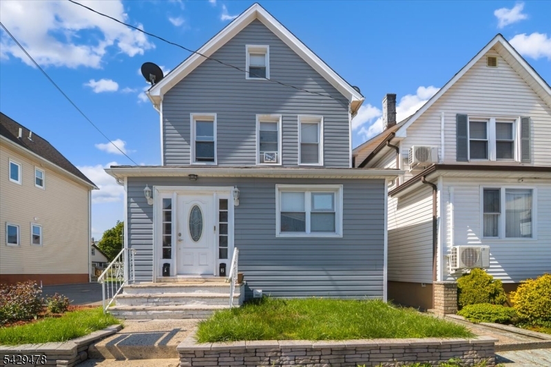 22 Tuttle St Property Photo 2
