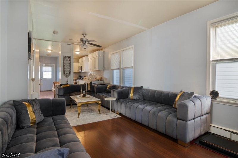 22 Tuttle St Property Photo 5