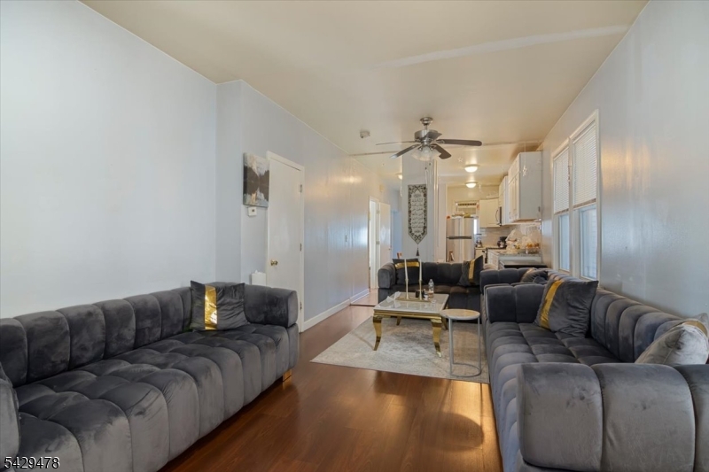 22 Tuttle St Property Photo 6