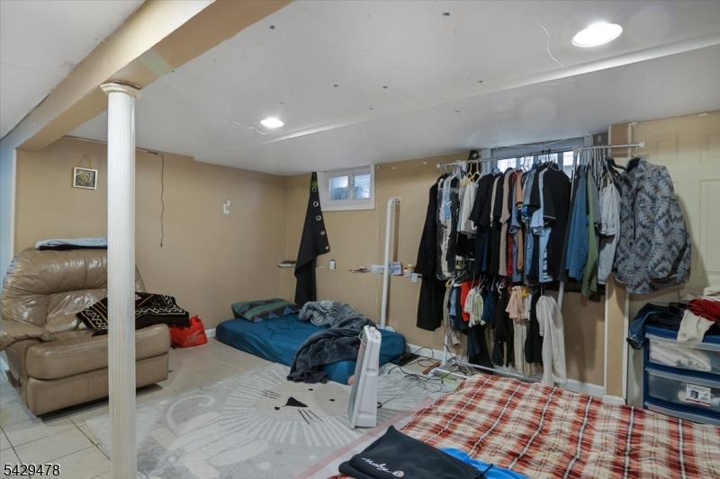 22 Tuttle St Property Photo 15