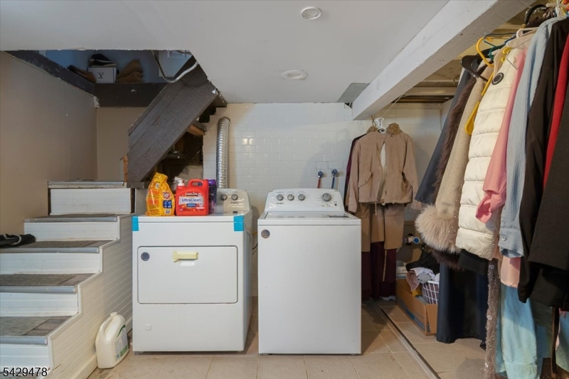 22 Tuttle St Property Photo 17