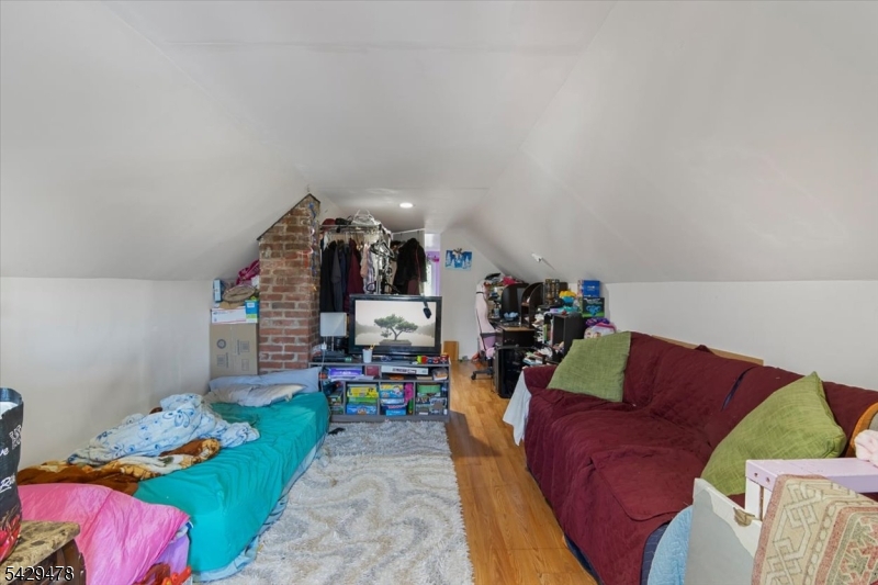 22 Tuttle St Property Photo 27