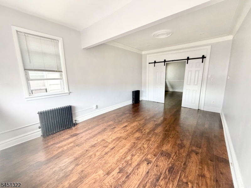 124 W 45th St Property Photo 15