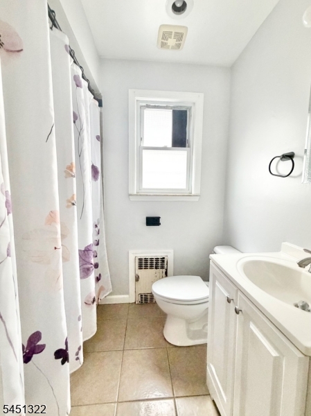 124 W 45th St Property Photo 18