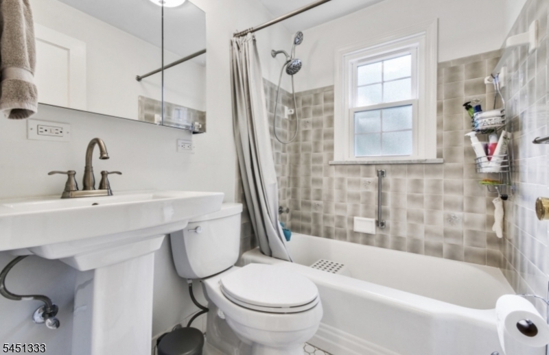 2208 Paff Pl Property Photo 8