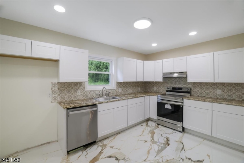 32 High Street Property Photo 19