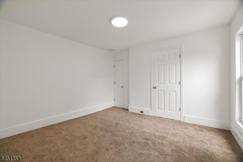 32 High Street Property Photo 21
