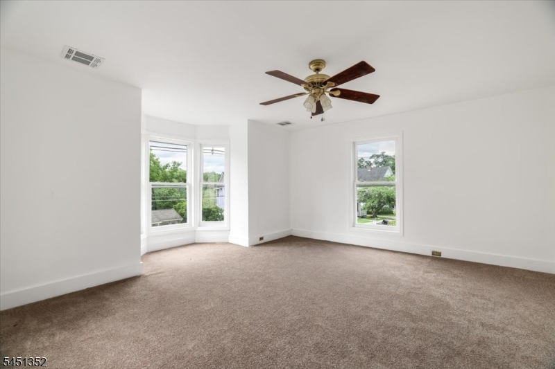 32 High Street Property Photo 25
