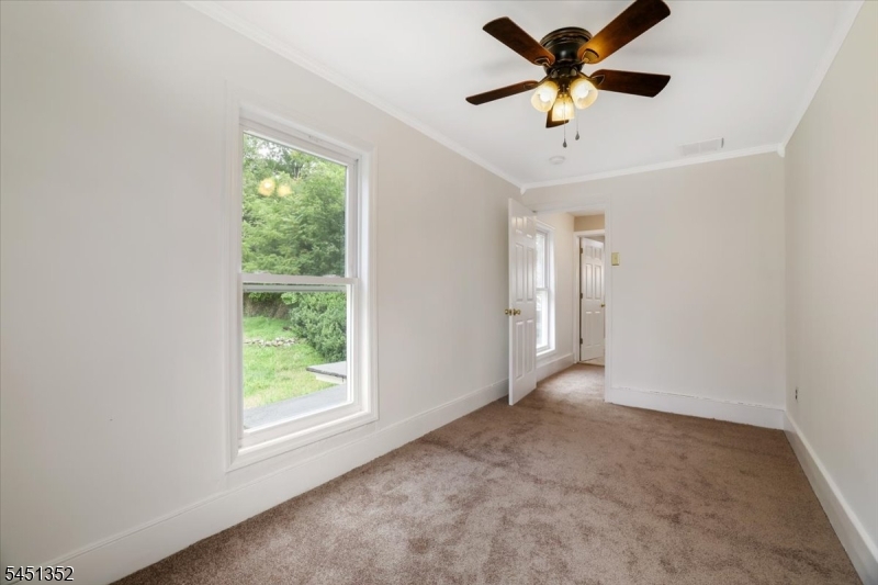 32 High Street Property Photo 26