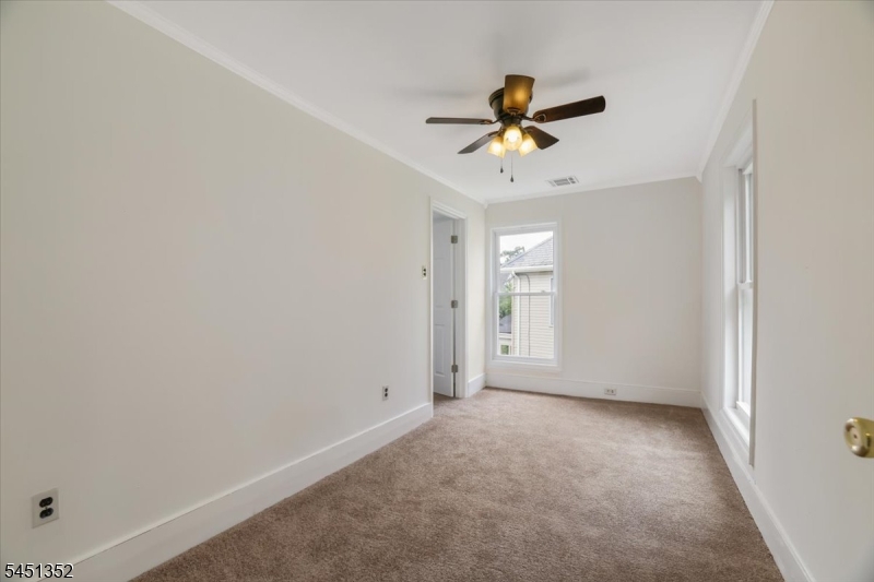 32 High Street Property Photo 28