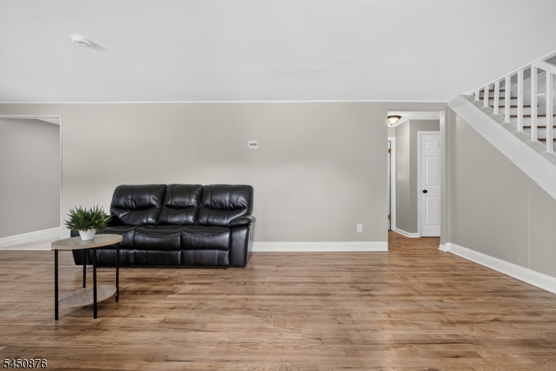 701 W Park Ave Property Photo 4