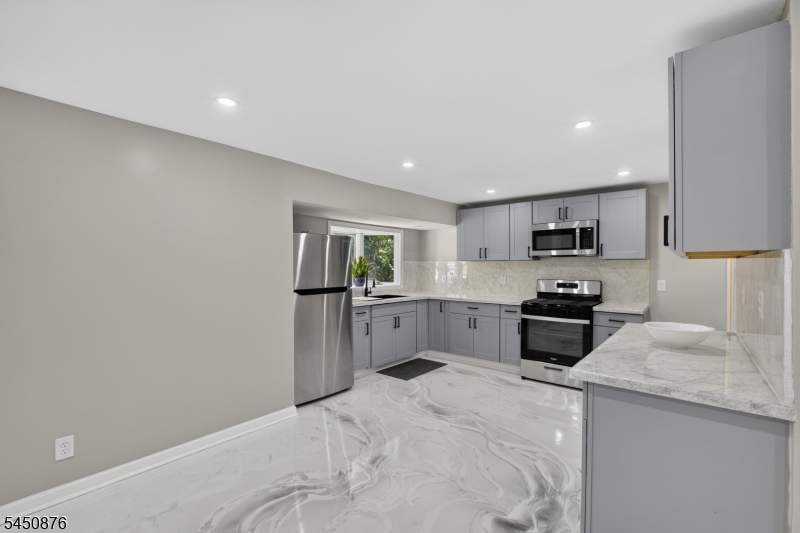 701 W Park Ave Property Photo 15