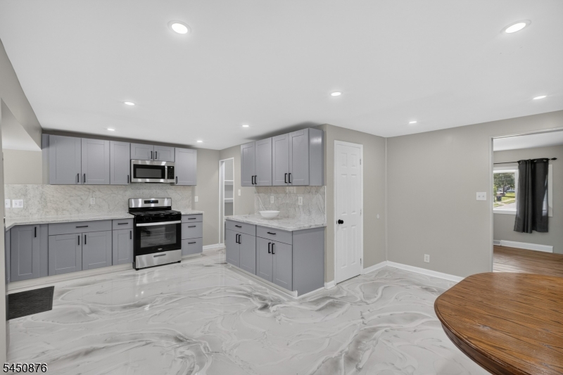 701 W Park Ave Property Photo 16