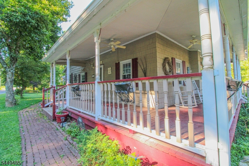 265 Warbasse Junction Rd Property Photo 8