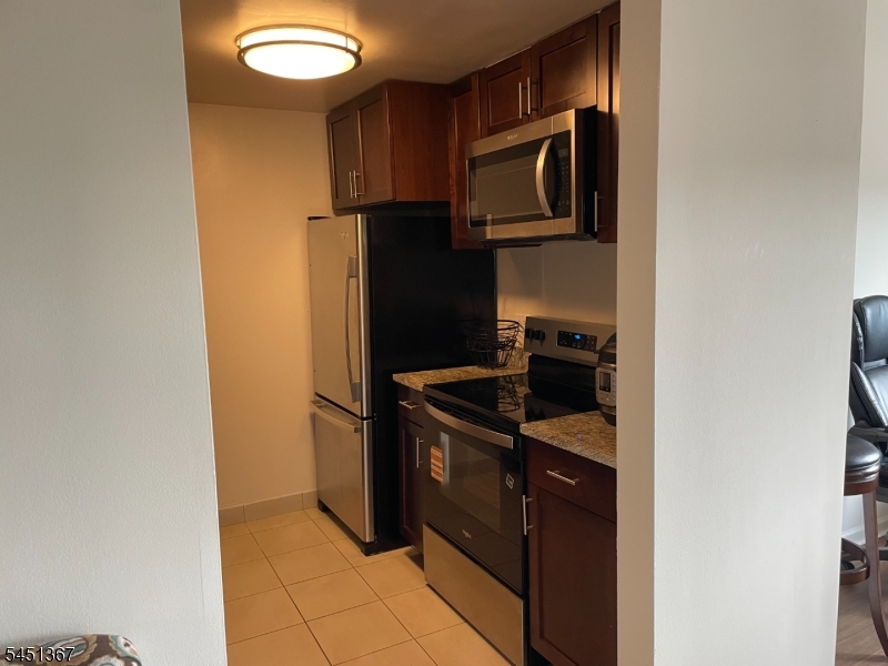 11 Cattano Ave 612 Property Photo 4