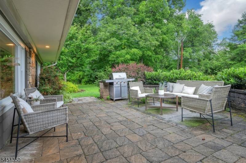 112 E Valley Brook Rd Property Photo 19