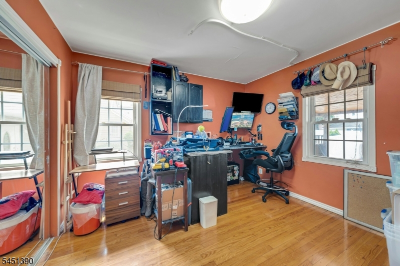 446 Post Ave Property Photo 12