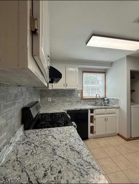 446 Post Ave Property Photo 15