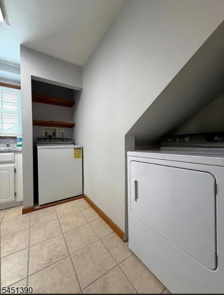 446 Post Ave Property Photo 18