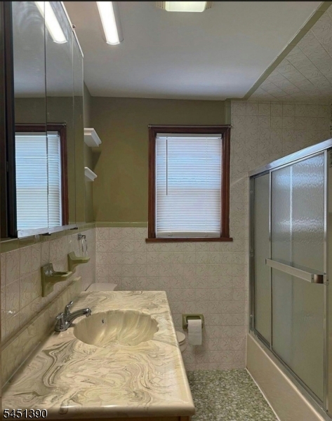 446 Post Ave Property Photo 22