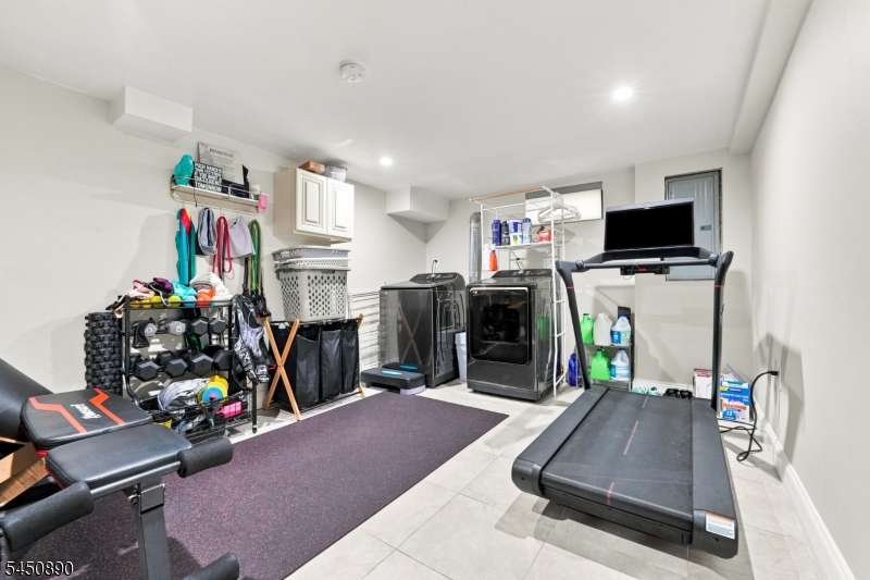 1305 E Henry St Property Photo 18