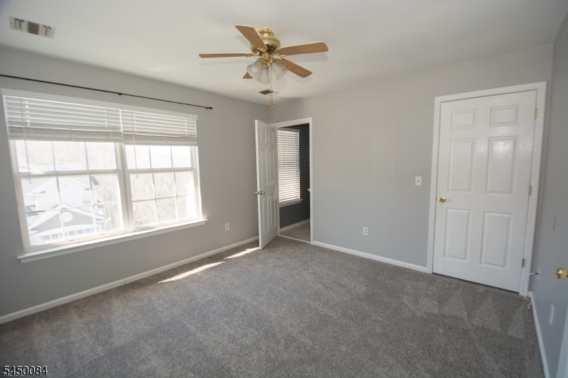 1602 Windsor Ct Property Photo 9