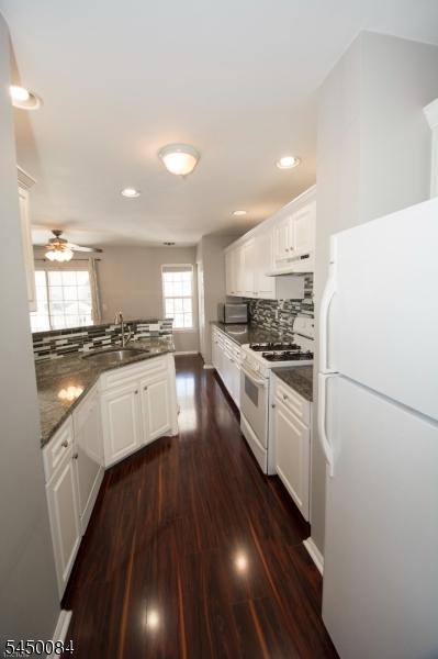 1602 Windsor Ct Property Photo 12