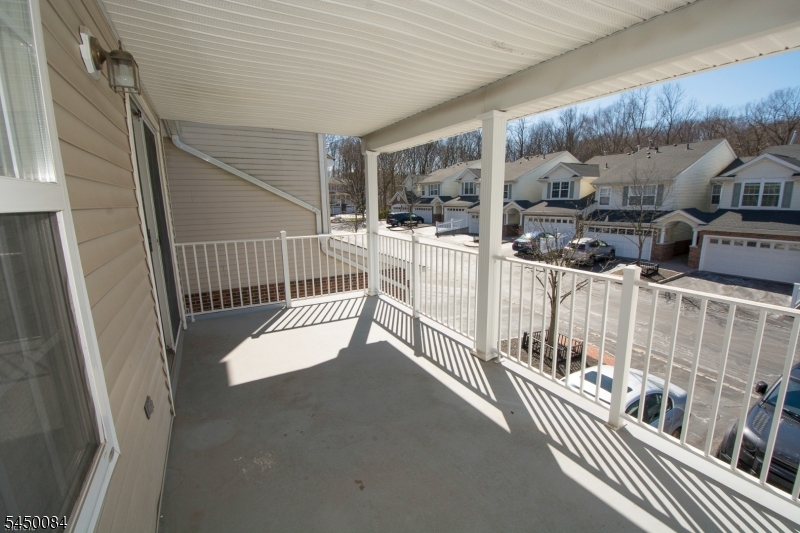 1602 Windsor Ct Property Photo 16