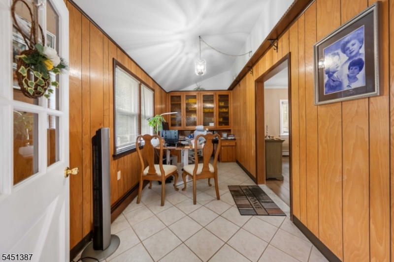 12 Carpenter Pl Property Photo 2