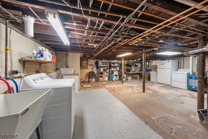 12 Carpenter Pl Property Photo 26