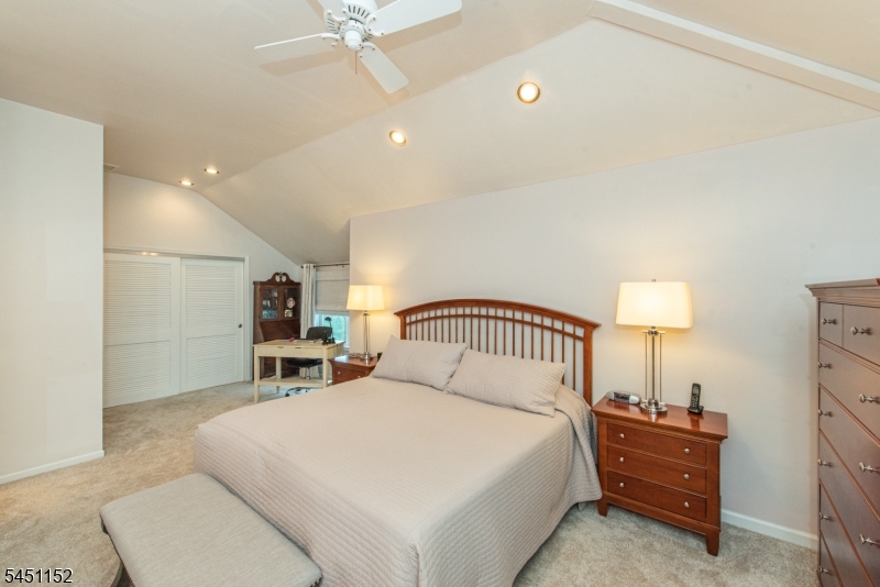 13 Stonegate Dr Property Photo 15