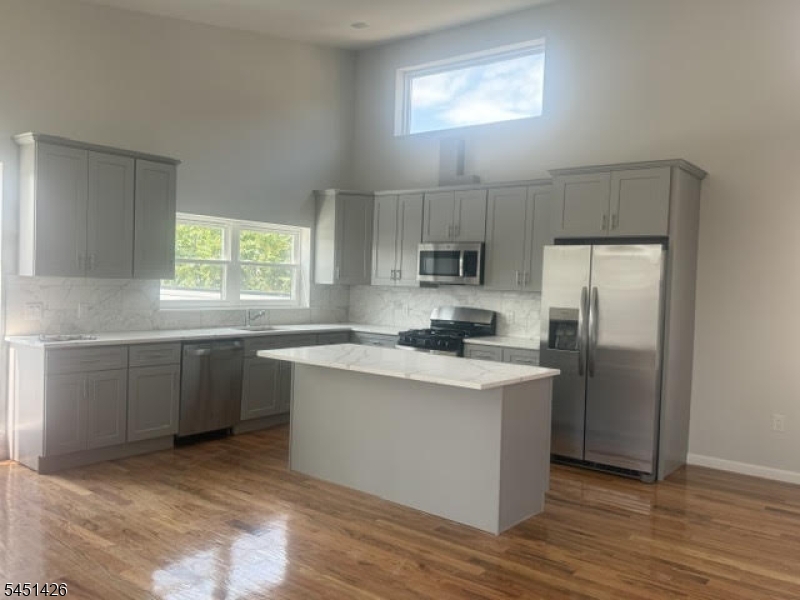 181 S Munn Ave Unit 4 4 Property Photo 8