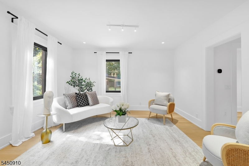 226 Haworth Ave Property Photo 8