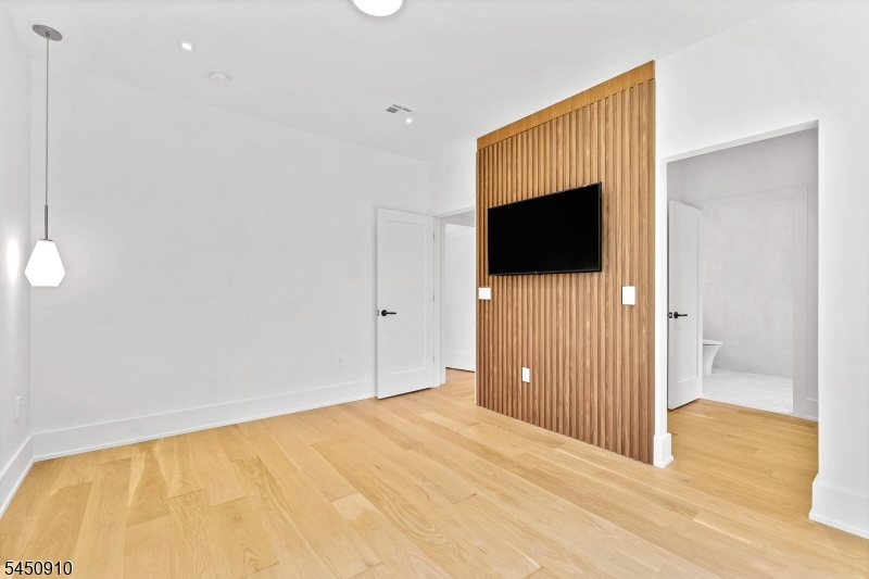 226 Haworth Ave Property Photo 27