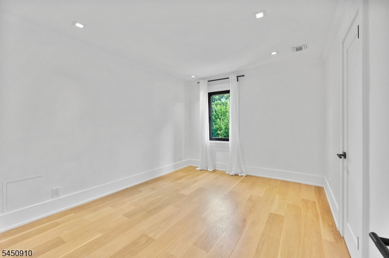226 Haworth Ave Property Photo 33