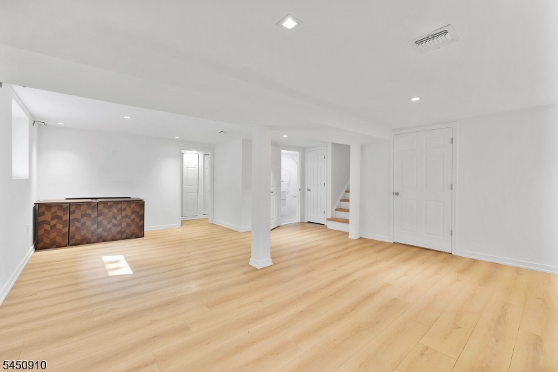 226 Haworth Ave Property Photo 39