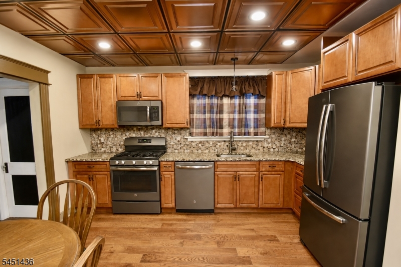 14 Cleveland St Property Photo 4