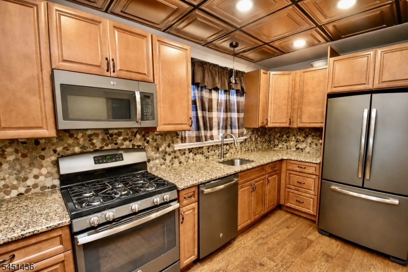 14 Cleveland St Property Photo 5