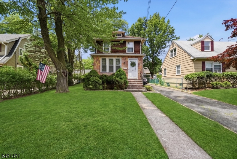 112 Grove Ave Property Photo 1