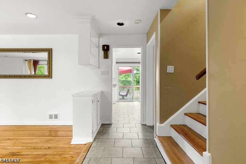 29 Devonshire Ter Property Photo 4