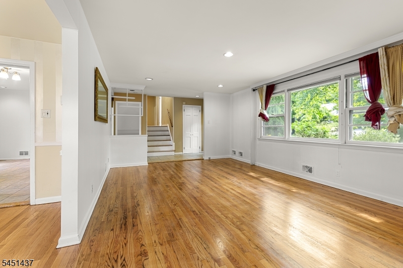 29 Devonshire Ter Property Photo 8