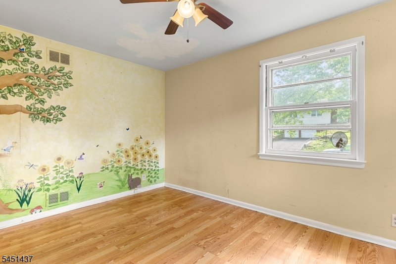 29 Devonshire Ter Property Photo 19